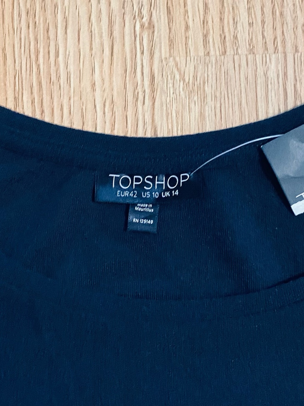 Sz 10 NWT Topshop Classic Short Sleeve Black Top - Scalloped Hem - Picture 2 of 6